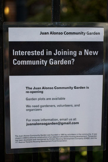 The ad posted on the fence of the Juan Alonso Garden - 