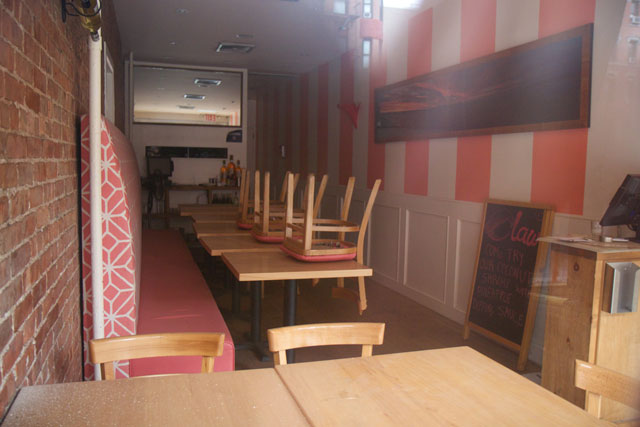 The interior of the closed Claw